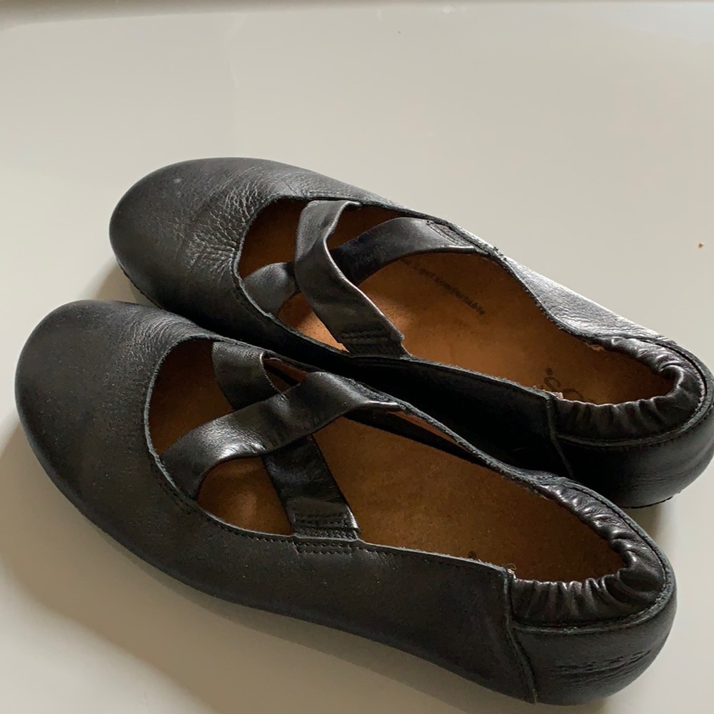 Taos Leather Mary Jane Shoes
